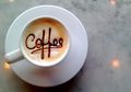 Gigi Kuning Akibat Kopi Bisa Dihindari Dengan Cara Ini, Harus Coba!
