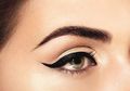 Masih Pemula Kenakan Makeup? 5 Eyeliner di Bawah Rp 100 Ribu Ini Bisa Kamu Coba loh