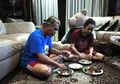 Gagal Paham Kenapa Soimah Suka Lesehan, Padahal Meja Makannya Langka Banget!