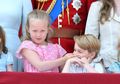 Ini Sosok Gadis Kecil Yang Menutup Mulut Pangeran George Saat Trooping the Color 2018