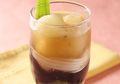 Ingin Minuman Segar Siang Ini? Es Tebu Cendol Cincau Siap Dibuat