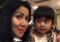 Baru 1 Tahun, Vania Athabina Udah Berani Ukur Tinggi dan Timbang Berat Badan Sendiri lho!