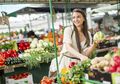 Perlu Masak Banyak Tapi Harga Bahan Naik Jelang Lebaran? Ini Tips Cerdas Menyiasatinya