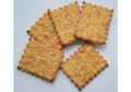 Semua Biskuit Cracker Pasti Ada Lubangnya, Kira-kira untuk Apa, ya?