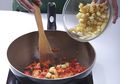 Mau Buat Sambal Goreng Kentang yang Maknyus Lezatnya? Ikuti Tips Ini!