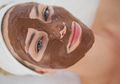 Ingin Wajah Terlihat Glowing? Coba Buat Masker Coklat Ini Yuk!
