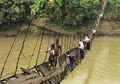 5 Perjalanan Berbahaya yang Harus Ditempuh Siswa Dunia untuk Sampai ke Sekolah, Ada yang Harus Turun Gunung 5 Jam!