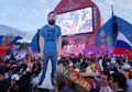 Kocak, Tak Diizinkan Istri untuk Nonton Piala Dunia, Pria Ini Tetap Datang Dalam 'Wujud Lain'