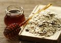 DIY Masker Oatmeal yang Ampuh Atasi Jerawat, Coba Buat Sendiri yuk!