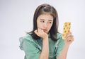 Ramalan Zodiak Hari Ini, 18 Februari 2019. Taurus Pengin Beli HP Baru!