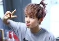 6 Seleb Kpop Cowok yang Kelihatan Menggemaskan dengan Rambut Apel