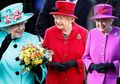 Ratu Elizabeth II Sering Pakai Baju dengan Warna Mencolok, Ternyata Ada Makna Dibaliknya