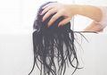 Awas, Hindari Tidur dengan Rambut Basah Jika Tak Ingin Terkena 7 Penyakit Ini