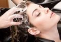 Cari Tahu Kelebihan & Kekurangan Hair Spa yang Perlu Kita Ketahui