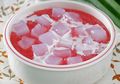 Ayo, Sarapan Dengan Bubur Sagu Mutiara Nata De Coco Yang Cantik nan Manis Ini