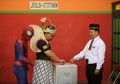 Ini DIa Kostum Unik Yang Turut Meriahkan Pilkada 2018, Ada Superhero dan Tokoh Wayang Yang Ikutan Pemilu Lho!