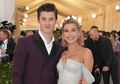 Hailey Baldwin Hapus Foto dengan Shawn Mendes di Instagram. Kenapa ya?