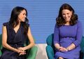 Sepatu Ini Sedang Ngetren, Tapi Kate & Meghan Dilarang Memakainya Saat Bertemu Ratu!