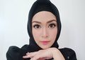 Putuskan Berhijab, Ini Gaya Busana Citra Kharisma Saat Liburan yang Bisa Jadi Inspirasi