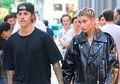 Kumpulan Foto Justin Bieber dan Hailey Baldwin Setelah Resmi Balikan