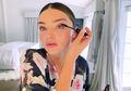 5 Bahan Alami Pengganti Remover untuk Menghapus Maskara dan Eyeliner