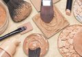 Takut Efek Buruk Karena Pakai Bedak? Pahami Beberapa Fakta Berikut!