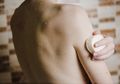 Bukan Pagi atau Sore, Waktu Terbaik Mandi Ternyata Malah di Malam Hari