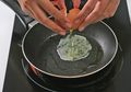 Sebal Karena Telur Ceplok Lengket di Wajan? Goreng dengan Cara Ini!