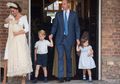 Lucunya Pangeran Louis Tidur Saat Pembaptisan Didekapan Kate Middleton