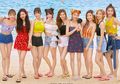 9 Inspirasi Fashion Buat ke Pantai ala TWICE di Teaser 'Summer Nights'