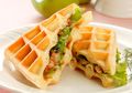 Semangat Menyambut Senin Karena Sarapan Wafel Keju Isi Mayones