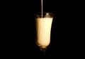 Campur Susu dengan Madu Ternyata Dapat Timbulkan 7 Hal Ini Bagi Tubuh, Lho!