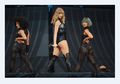 Taylor Swift Mengalami Insiden Terjebak di Atas Saat Konser Reputation