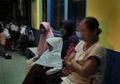 Demi Mendapatkan Kursi Paling Depan, Siswa SD di Kuningan Berangkat Sekolah Jam 4 Pagi