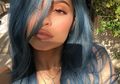 Colorful! 10 Warna Rambut ala Kylie Jenner yang Seru Buat Dicoba