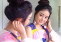 Biasa Bergaya Kalem, Natasha Wilona Tampil Nyentrik dengan Makeup Colorful, Makin Cute!
