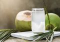 7 Manfaat Air Kelapa yang Semuanya Bisa Memudahkan Kita Langsing!