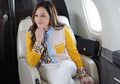 Busana Transparan yang Dipakai Maia Estianty Saat Naik Jet Pribadi Mencuri Perhatian, yuk Lihat!