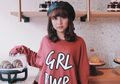 Contek Denim Style ala Ghea Indrawari, Inspirasi Buat Kamu yang Pengin Kelihatan Muda