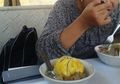 Punya Kantor Desa Mirip Istana Negara, Tempat Kelahiran Anang Hermasyah Ini Juga Memiliki Wisata Kuliner Tersembunyi