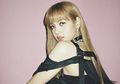 Gaya Kasual Lisa BLACKPINK dengan Oversized T-Shirt yang Bisa Kamu Tiru, Stylish Abis!