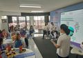 Tak Boleh Sembarangan, Begini Menjaga Anak Saat Sedang Menyetir Mobil