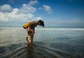 Hal Sederhana dari Pantai yang Menjadikan Kita Tenang dan Bahagia