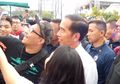 3 Tips Supaya Kamu Dapat Selfie Bareng Pak Jokowi Saat Kondisi Rame