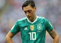 Mesut Ozil Ingin Belajar Main FIFA Sama Pemenang FIFA eWorld Cup