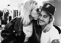 Dinner Romantis di Restoran Asia, Justin Bieber dan Hailey Baldwin Asik Lakukan Hal Ini