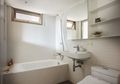 Ingin Renovasi Kamar Mandi, Pasangan Ini Malah dapat Pesan Tersembunyi dari 23 Tahun Silam!
