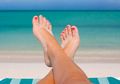Atasi Kaki yang Pecah-pecah dengan 5 Foot Scrub Ini, Girls!