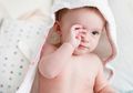 Kenapa Bayi Sering Menggosok Matanya, ya? Ini 4 Alasan di Baliknya