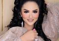 Intip Anggunnya Krisdayanti dalam Balutan Dress Putih nan Cantik, Bak Cinderella!